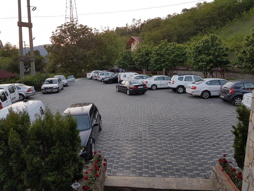 Pensiunea Moldova Piatra Neamţ Exteriér fotografie